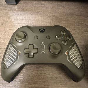 Xbox one controller compatible any Xbox good condition